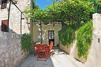 Toni Natura Hotel 2*